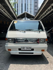 Sell White 2012 Mitsubishi L300 in Pasay