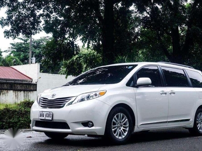 Sell White 2015 Toyota Sienna Van at Automatic in at 64000 in Manila
