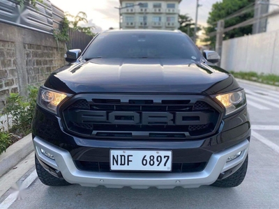 Selling Black Ford Everest 2016 in Taytay