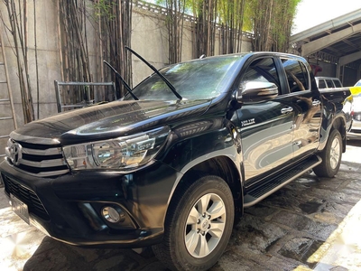 Selling Black Toyota Hilux 2017 in Quezon