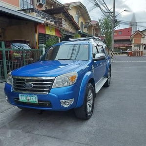 Selling Blue Ford Everest 2011 in Cainta