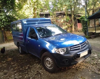 Selling Blue Mitsubishi L200 2014 in Pateros