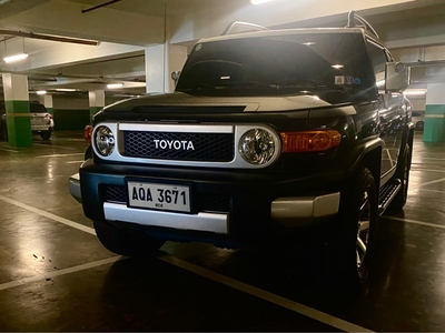 Selling Green Toyota Fj Cruiser 2015 in Makati