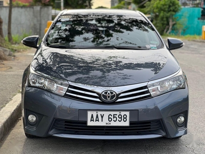 Selling Grey Toyota Corolla altis 2014 in Makati