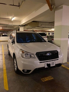 Selling Pearl White Subaru Forester 2014 in Pasig