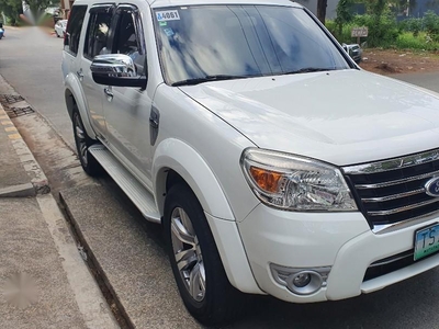 Selling Pearlwhite Ford Everest 2012 in Pasig
