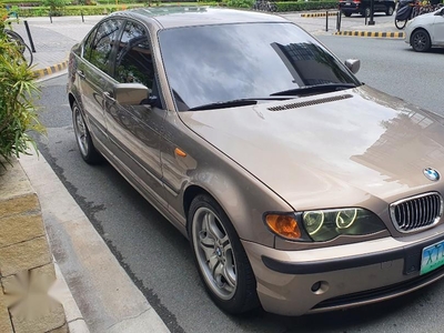 Selling Silver BMW 318I 2005 in Pasig