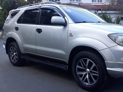 Selling Silver Toyota Fortuner 2009 in Quezon