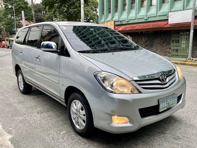 Selling Silver Toyota Innova 2012 in Manila