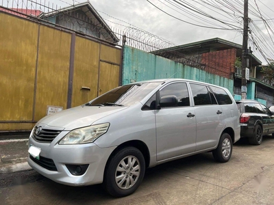 Selling Silver Toyota Innova 2013 in Manila