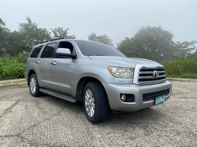 Selling Silver Toyota Sequoia 2010 in Pasig
