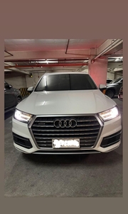 Selling White Audi Q7 2017 in Malay