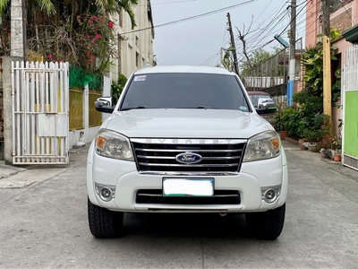 Selling White Ford Everest 2010 in Manila
