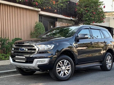 Selling White Ford Everest 2016 in Manila
