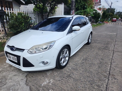 Selling White Ford Focus 2015 in Las Piñas