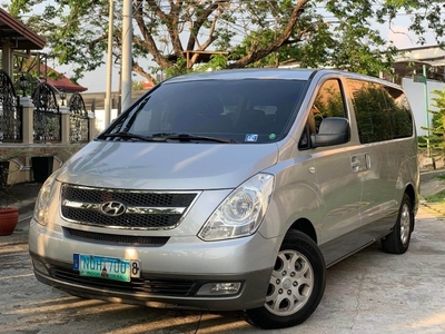 Selling White Hyundai Grand starex 2010 in Manila