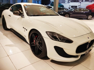 Selling White Maserati GranTurismo 2013 in Makati