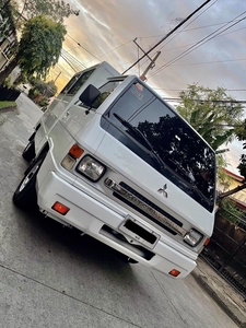 Selling White Mitsubishi L300 2015 in Las Piñas