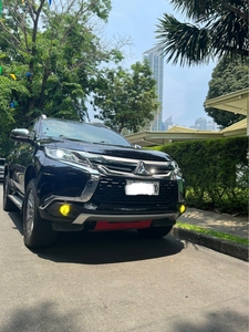 Selling White Mitsubishi Montero 2019 in Makati