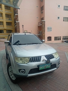 Selling White Mitsubishi Montero 2023 in Quezon City