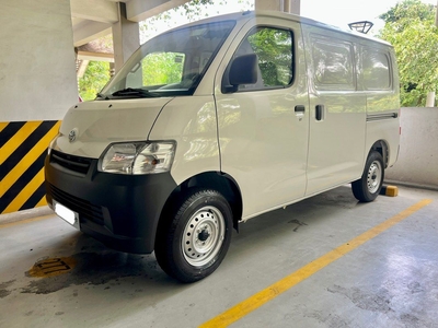 Selling White Suzuki Apv 2023 in Quezon City