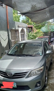 Selling White Toyota Corolla altis 2011 in Cainta