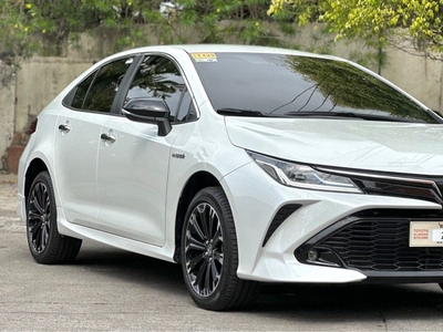 Selling White Toyota Corolla altis 2023 in Las Piñas