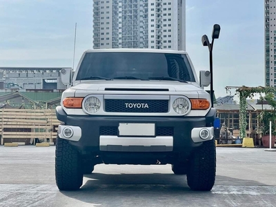 Selling White Toyota Fj Cruiser 2015 in Manila