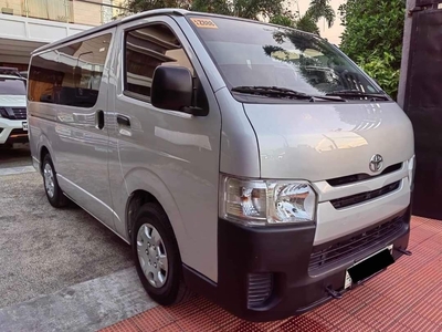 Selling White Toyota Hiace 2018 in Pasay