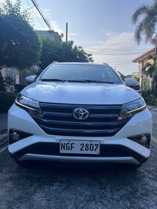Selling White Toyota Rush 2019 in Pasig