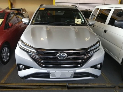 Selling White Toyota Rush 2020 in Quezon