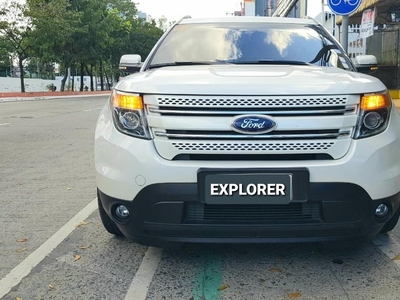 White Ford Explorer 2014 for sale in Quezon