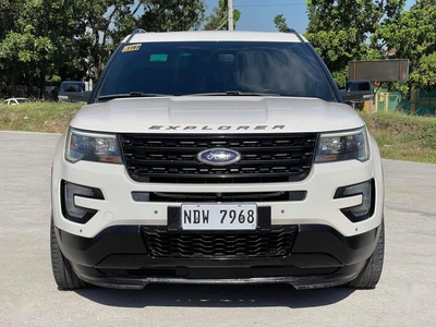 White Ford Explorer 2016 for sale