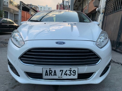 White Ford Fiesta 2014 for sale