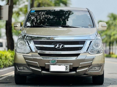 White Hyundai Starex 2010 for sale in Makati
