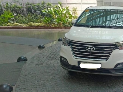 White Hyundai Starex 2019 for sale in Caloocan