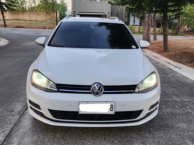 White Volkswagen Golf 2017 for sale in Automatic