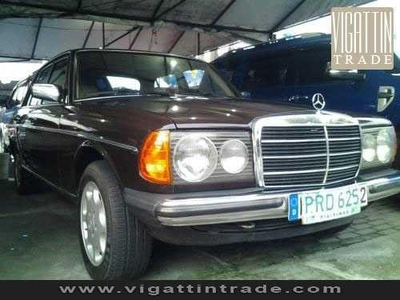 Mercedes Benz 123 82 (300D)