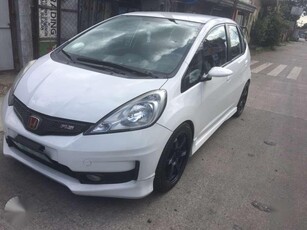 HONDA Jazz 2012 1.5 engine top of the line with paddle shift