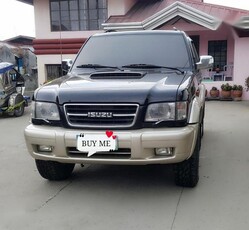 Selling 2004 Isuzu Trooper SUV in Malolos