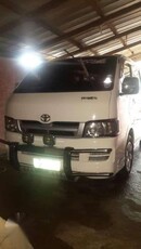Toyota Hiace Commuter 2005 model smooth