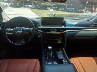 2nd Hand Lexus Is 2017 at 12000 km for sale