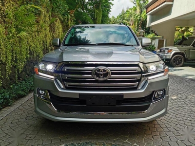 2nd Hand Toyota Land Cruiser 2011 at 44000 km for sale in Makati