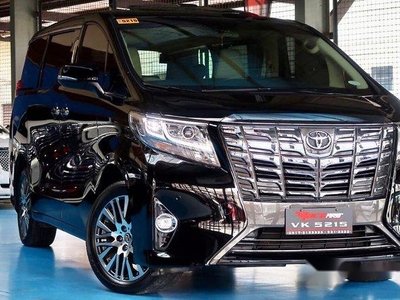 Good as new Toyota Alphard 2017 for sale