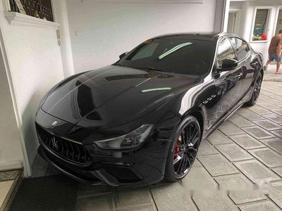 Selling Black Maserati Ghibli 2019 Automatic Gasoline at 350 km