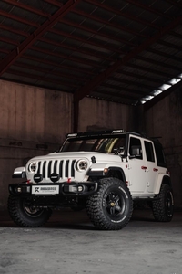 Selling White Jeep Wrangler 2019 in Quezon