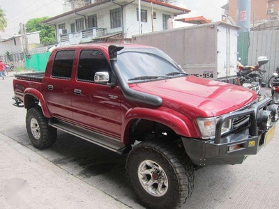 Toyota Hilux 2000 4x4 Manual Red For Sale