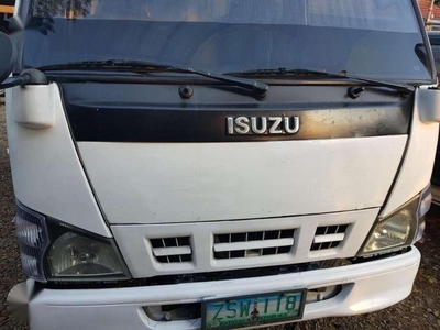 Well-maintained Isuzu Elf 2008 for sale