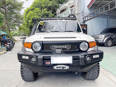 Selling Pearl White Toyota Fj Cruiser 2017 in Bacoor
