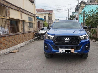 Blue Toyota Hilux 2018 for sale in Automatic